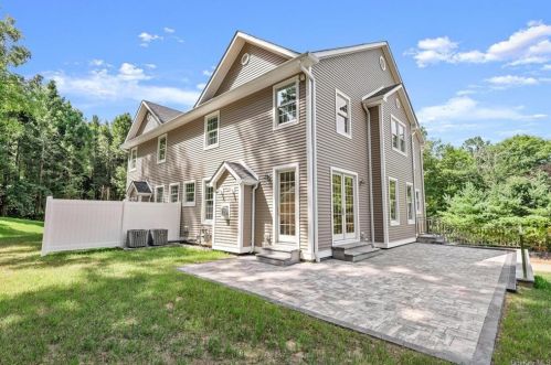 309 Granite Springs Rd, Yorktown Hgts NY  10598-3429 exterior