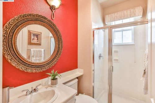 330 Langton Ct, San Ramon CA  94582-4692 exterior