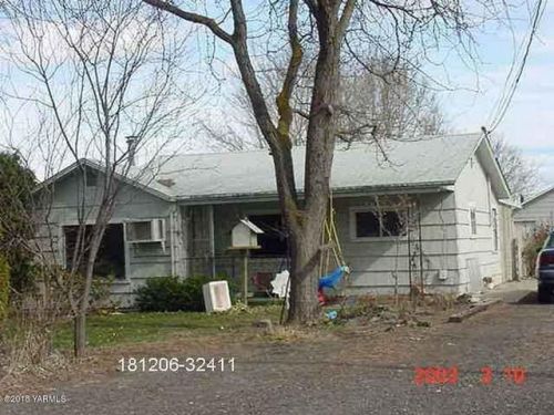 2713 90th Ave, Yakima, WA 98903-9654