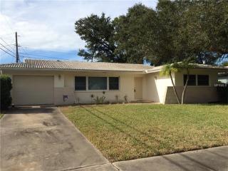 474 Seacrest Dr, Largo, FL 33771-1541