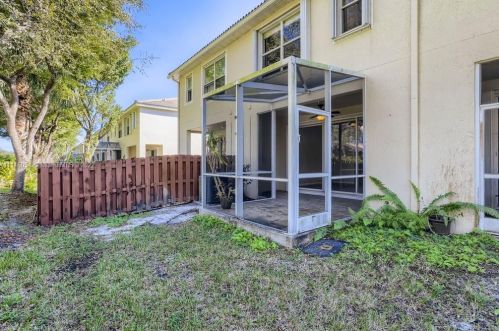 9875 Porta Leona Ln, Boynton Beach FL  33472-2775 exterior