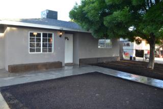 2436 Holloway Ave, Fresno CA  93725-1517 exterior