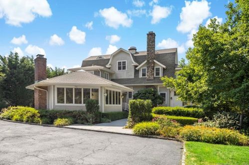 25 Sound Ave, Stamford CT  06902-8017 exterior