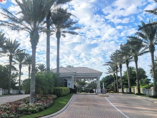 28425 Highgate Dr, Bonita Springs FL  34135-6832 exterior