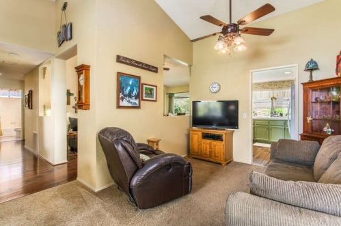 3622 Capriole Rd, Riverside CA  92503-4914 exterior