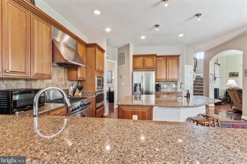 8373 Pedigrue Ct, Gainesville VA  20155-3240 exterior