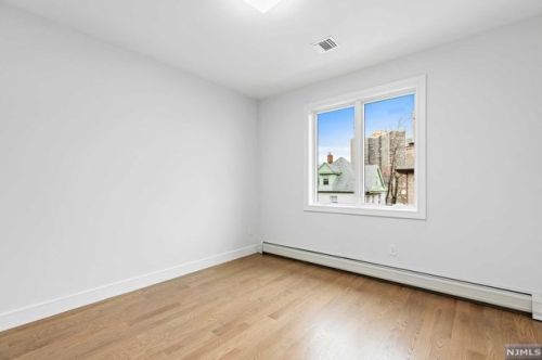 59 Lawton Ave, Cliffside Park NJ  07010-3023 exterior