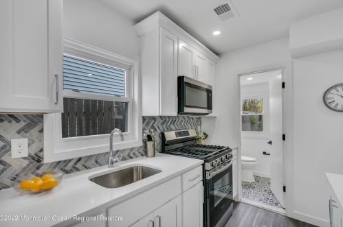 839 Lynnwood Ave, Bricktown NJ  08723-5253 exterior