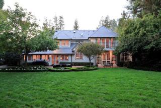 425 Walsh Rd, Menlo Park, CA 94027-6438
