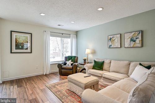 2414 Southgate Sq, Herndon VA  20191-1239 exterior