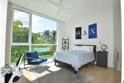 233 7 Ave, Delray Beach FL 33483-5518 exterior