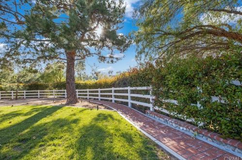 33150 Pauba, Temecula CA 92592-9209 exterior