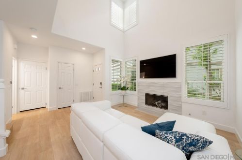 13529 Jadestone Way, San Diego CA  92130-2828 exterior