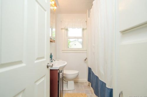 21 Mill St, Putnam CT  06260-1503 exterior