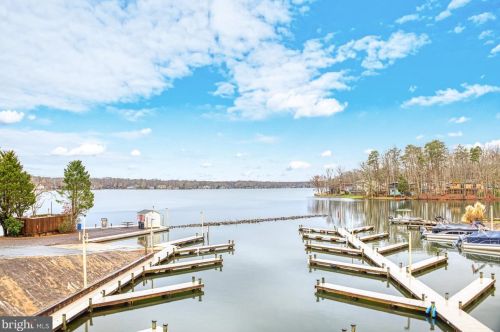 305 Harrison Cir, Locust Grove VA  22508-5256 exterior