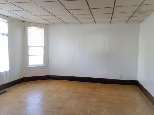 1001 Sycamore St, South Connellsville PA  15425-4518 exterior