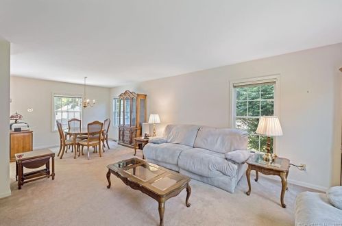 1286 Hope St, Stamford, CT 06907-1402