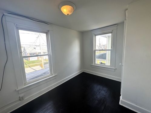 1008 Adams St, New Castle PA  16101-4302 exterior