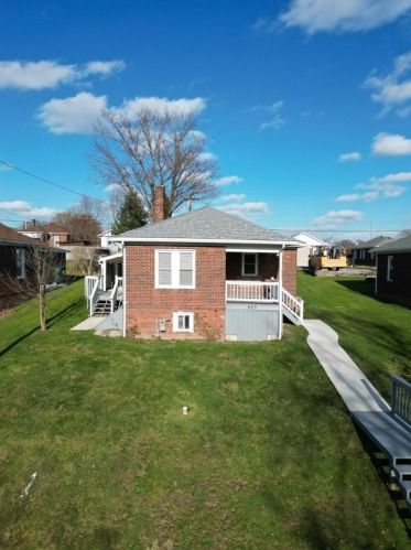 935 Mary St, Langeloth, PA 15054-1110