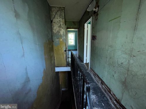 215 Perry St, Trenton NJ  08618-3925 exterior