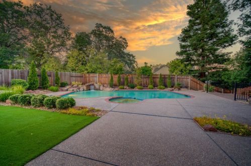 111 Burrill Dr, Folsom CA  95630-2270 exterior