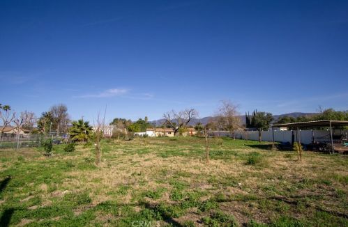 1591 Persimmon St, Rialto CA  92377-4190 exterior