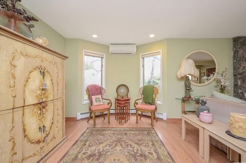 35 Rogues Path, Huntington Station NY exterior