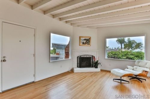 46 F St, Encinitas CA  92024-3601 exterior