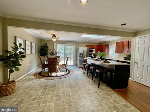 875 Monument Dr, Montross, VA 22520-8803
