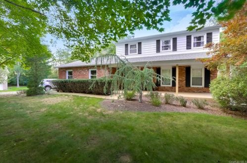 3 Linda Dr, Airmont, NY 10901-3003