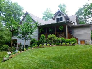 75 Bittersweet Ln, Asheville, NC 28805-8714