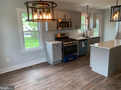 645 Delaware St, West Deptford NJ  08096-1576 exterior