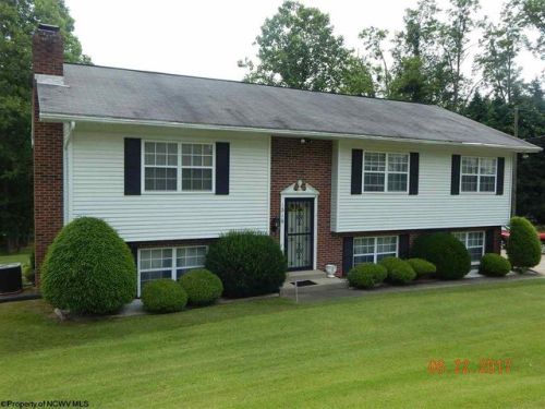 1816 Dogwood Dr, White Hall, WV 26554-8541