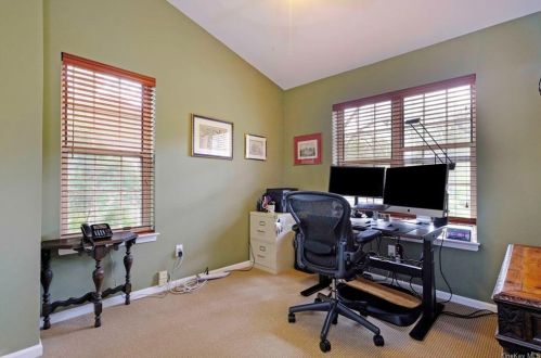 1408 Pondcrest Ln, White Plains NY  10607-1357 exterior