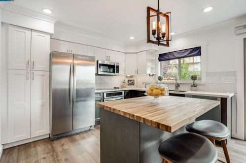 2442 Wright Ct, South San Francisco CA  94080-5257 exterior