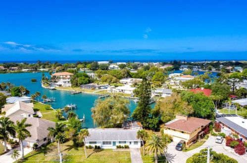 108 Lyons Bay Rd, Nokomis FL 34275-3015 exterior