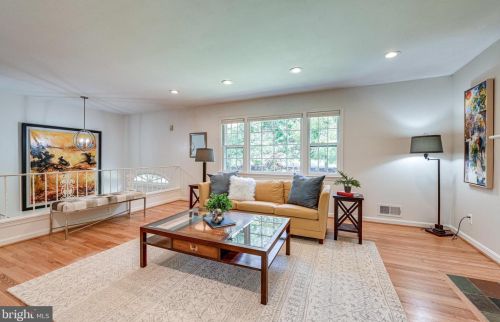 328 River Bend Rd, Great Falls VA  22066-4140 exterior