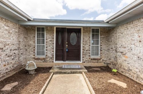 5513 Susan Lee Ln, Fort Worth, TX 76180-6735