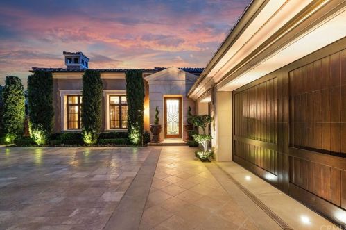 25 Avalon Vis, Newport Beach, CA 92657-1818