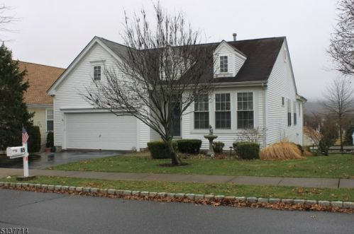 65 Kensington Cir, Belvidere NJ  07823-1715 exterior