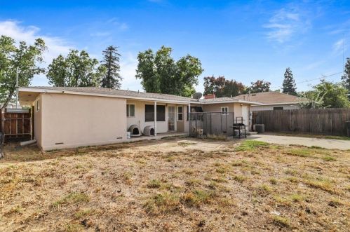 1609 Stetson Ave, Modesto CA  95350-4024 exterior