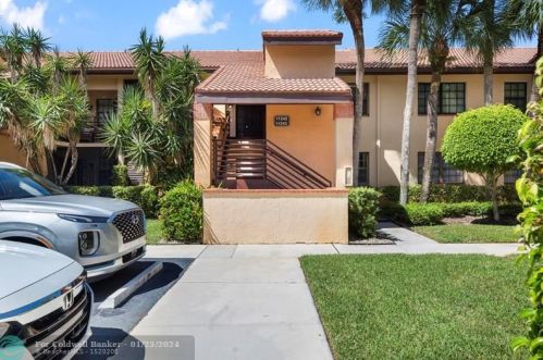 11243 Aspen Glen Dr, Boynton Beach FL  33437-1836 exterior