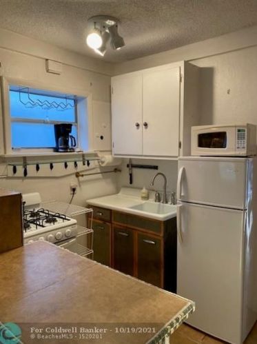 924 16 Ave, Hollywood FL 33020-2545 exterior