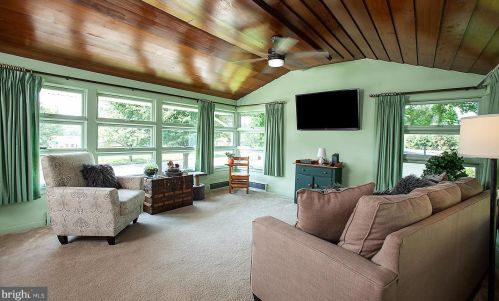 252 Redwood St, Hummelstown PA  17036-2619 exterior