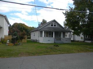 26 Hamilton Ave, Troy, NY 12180-7865