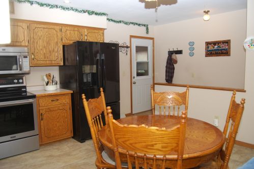 711 Harrison Ct, West Bend WI  53090-1800 exterior