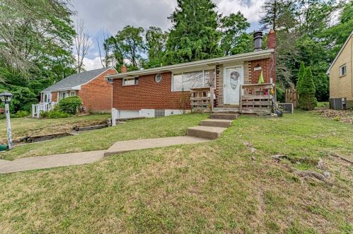 153 Ange Dr, Pittsburgh, PA 15235-3903