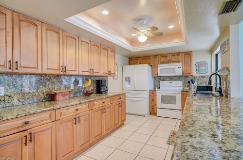 230 43rd Ter, Cape Coral FL  33904-8425 exterior