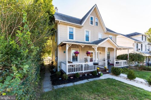 129 Gay St, Parkesburg, PA 19365-1436