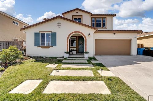1571 Buena Vista Rd, Hollister, CA 95023-3226